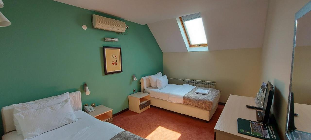 Hotel Livade Cacak Exterior photo