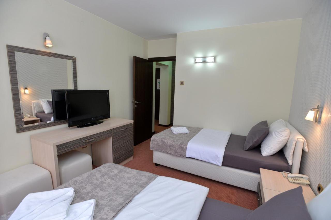 Hotel Livade Cacak Exterior photo