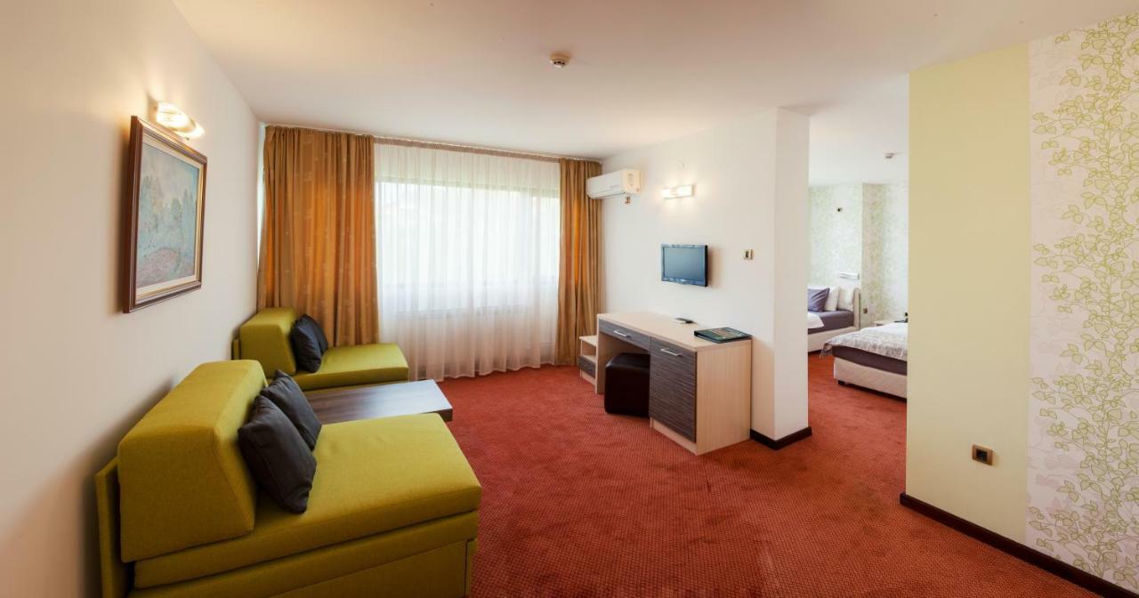 Hotel Livade Cacak Exterior photo
