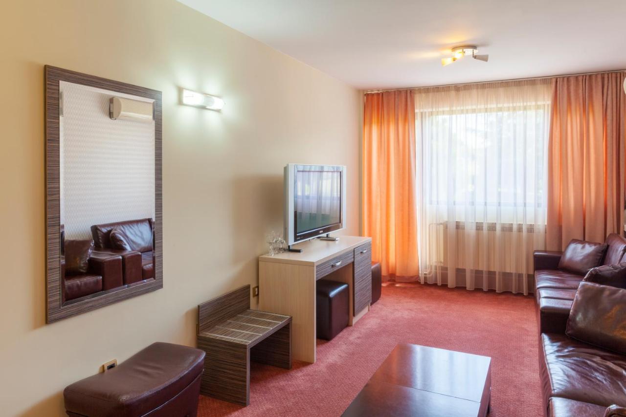 Hotel Livade Cacak Exterior photo